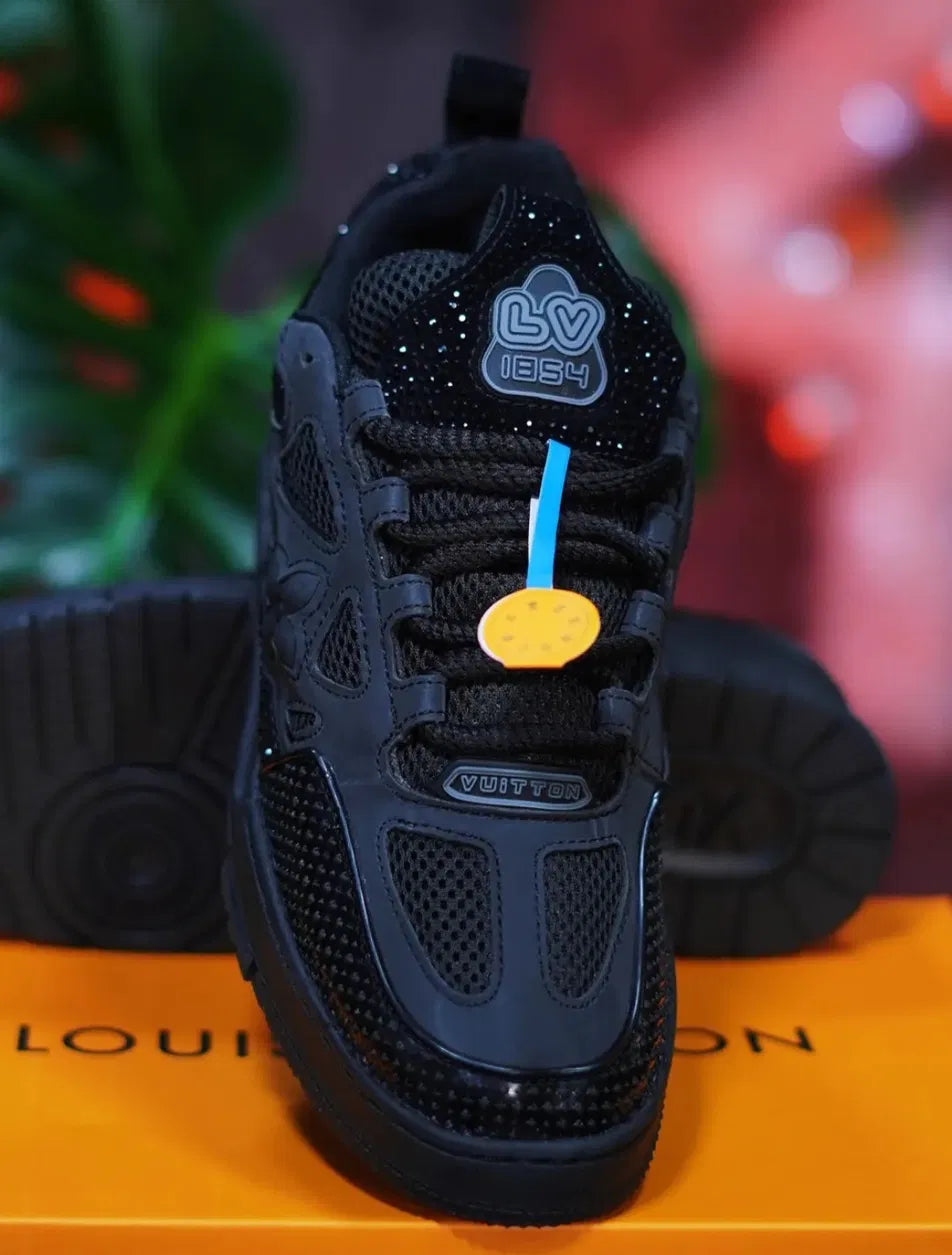 LV Diseñador "Total Black"