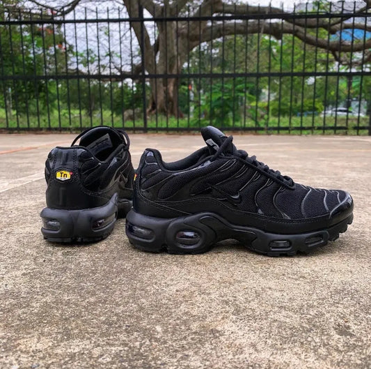 Nike Air Max Plus (TN) Negros "Total Black"