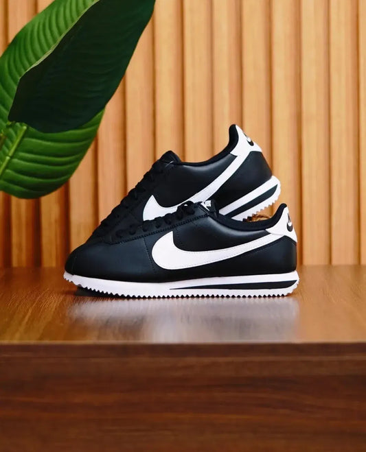 Nike Cortez Negros "Black/White"