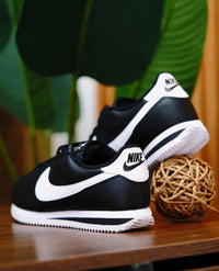Nike Cortez Negros "Black/White"