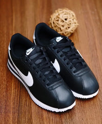 Nike Cortez Negros "Black/White"