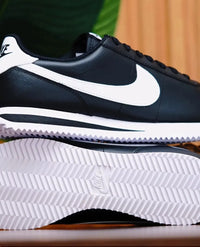 Nike Cortez Negros "Black/White"