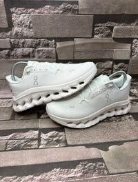 On Cloudmonster Blancos "Total White"