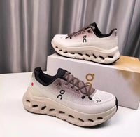 On Cloudmonster Blancos con Café "Cream/Taupe"
