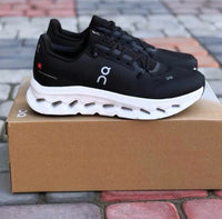 On Cloudmonster Negros "Black/White"