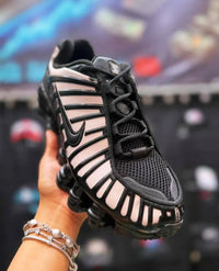 Nike Shox XL Camaleón "Black/White"