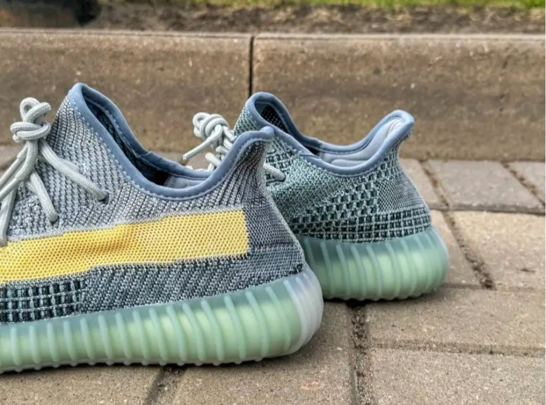 Yeezy Boost 350 V2 Azules — "Ash Blue"